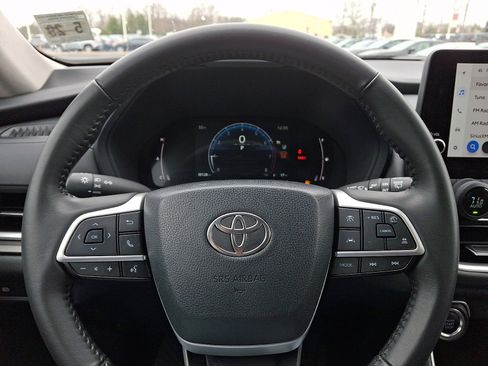Used 2024 Toyota Grand Highlander XLE image 18