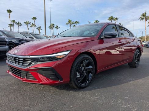 Used 2026 Hyundai Elantra Sport image 8