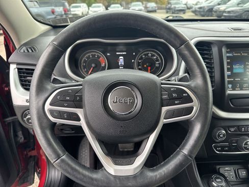 Used 2017 Jeep Cherokee Limited w/ Trailer Tow Group image 18