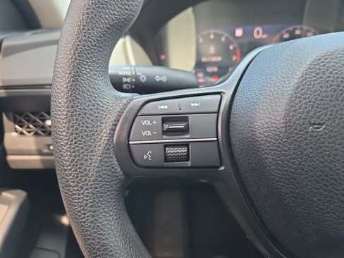 Used 2023 Honda Accord EX image 11