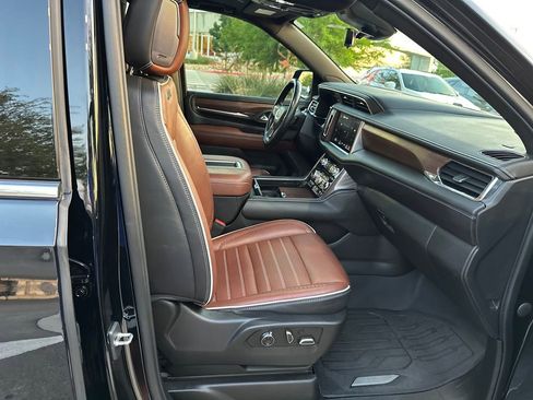 Used 2023 GMC Yukon XL Denali Ultimate AWD/4WD image 41