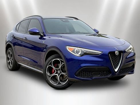 Used 2023 Alfa Romeo Stelvio Ti w/ Active Assist Plus Package AWD/4WD image 3
