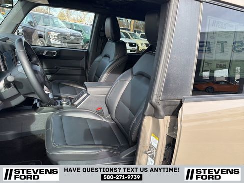 Used 2025 Ford Bronco Outer Banks image 13