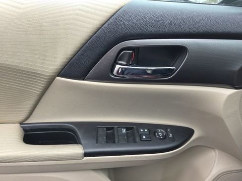 Used 2015 Honda Accord LX image 10