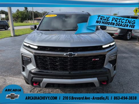 Used 2025 Chevrolet Traverse Z71 AWD/4WD image 9