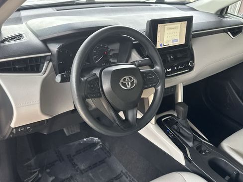 Used 2025 Toyota Corolla Cross L FWD image 13