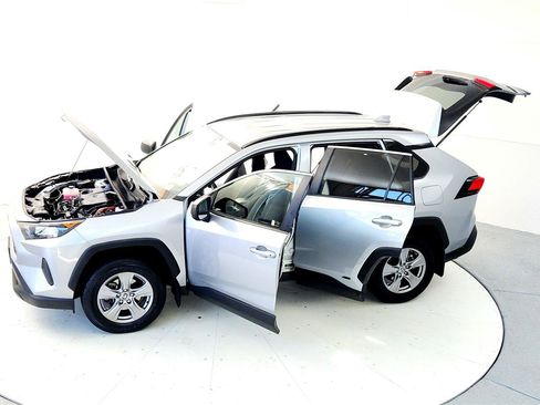 Certified 2022 Toyota RAV4 LE image 22