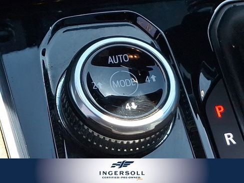 Used 2024 GMC Canyon Denali image 11