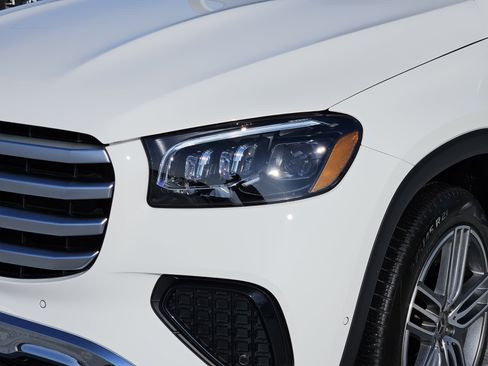 Certified 2025 Mercedes-Benz GLS 450 GLS 450 image 9