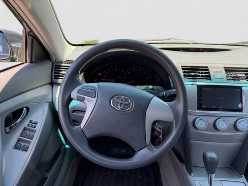 Used 2011 Toyota Camry LE FWD image 21