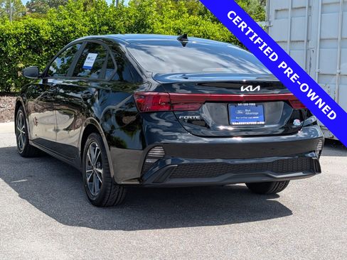 Used 2023 Kia Forte LXS w/ LXS Technology Package FWD image 6