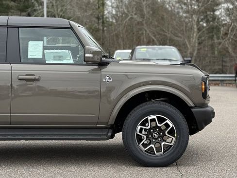 New 2025 Ford Bronco Outer Banks image 2