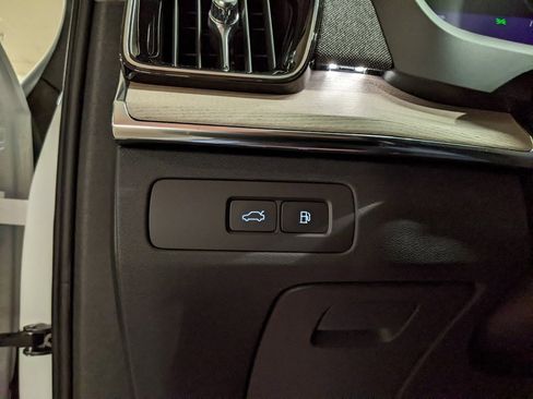 New 2025 Volvo XC90 T8 Core w/ Climate Package image 11