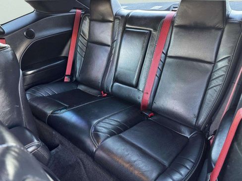 Used 2015 Dodge Challenger SRT image 39