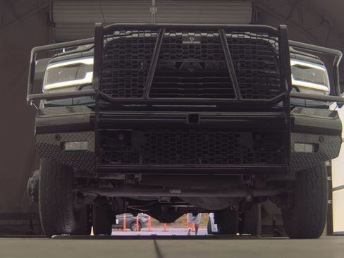 Used 2022 RAM 3500 Laramie AWD/4WD image 8