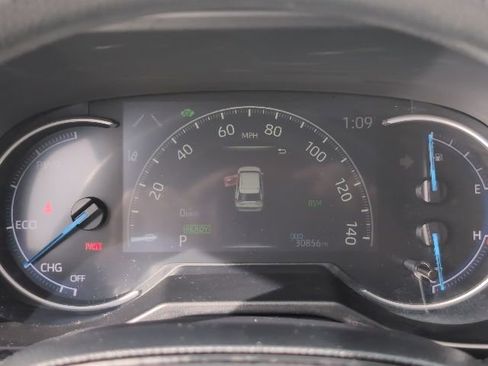 Used 2025 Toyota RAV4 XLE image 18