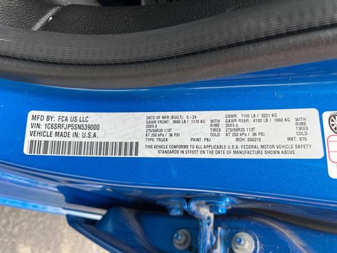 Used 2025 RAM 1500 Laramie w/ Trailer Tow Group AWD/4WD image 31