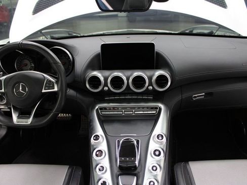 Used 2019 Mercedes-Benz AMG GT Roadster image 7