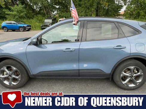 Used 2025 Ford Escape ST-Line Select AWD/4WD image 5