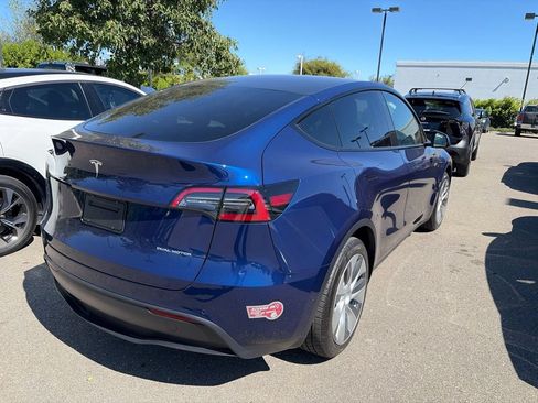 Used 2022 Tesla Model Y Long Range AWD/4WD image 6