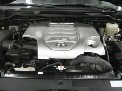 Certified 2017 Toyota Land Cruiser image 33