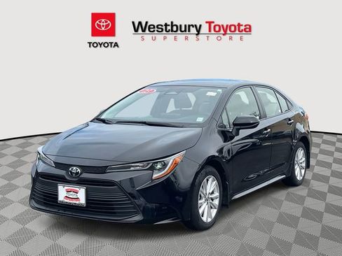 Certified 2023 Toyota Corolla LE w/ LE Convenience Package image 5