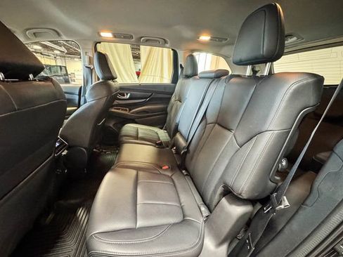 Used 2023 Subaru Ascent Limited image 22