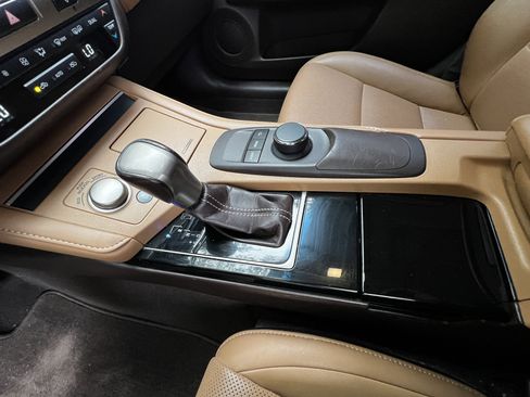 Used 2016 Lexus ES 350 w/ Accessory Package FWD image 28