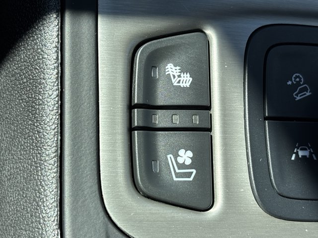 Used 2024 GMC Terrain Denali w/ Denali Premium Package AWD/4WD image 45
