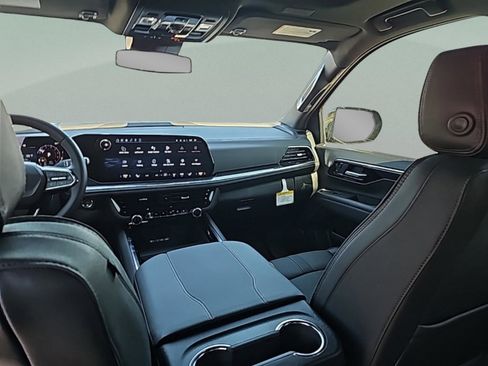 New 2026 Chevrolet Suburban RST w/ RST Capability Package image 31