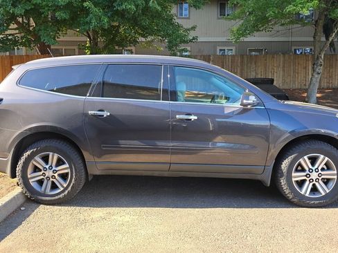 Used 2016 Chevrolet Traverse LT AWD/4WD image 2