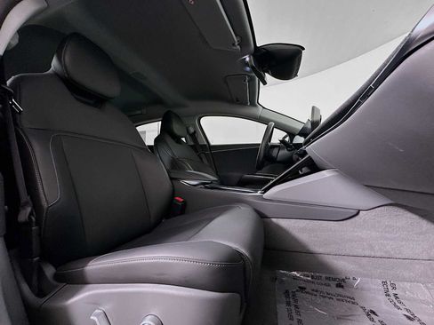 Used 2025 Lucid Air Pure RWD image 25