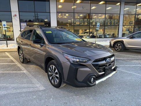 Used 2023 Subaru Outback Limited image 11