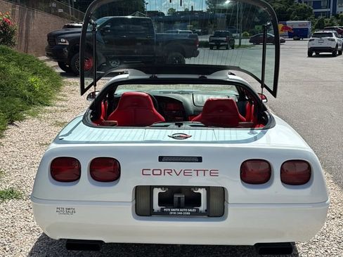 Used 1996 Chevrolet Corvette Coupe RWD image 11