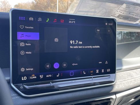 New 2026 Volkswagen Tiguan SE FWD image 22