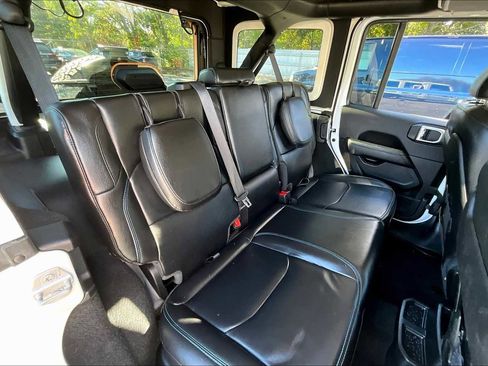 Used 2022 Jeep Wrangler Unlimited Rubicon 4xe w/ Cold Weather Group image 18