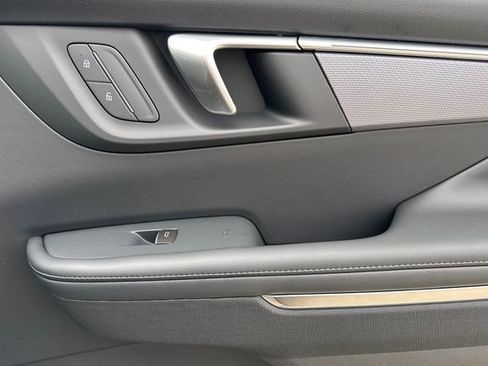 New 2026 Buick Enclave Sport Touring w/ Power Package FWD image 21