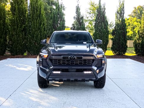 Used 2026 Toyota Tacoma TRD Off-Road AWD/4WD image 3