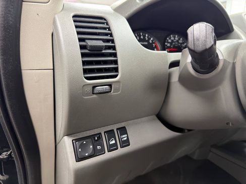 Used 2021 Nissan Frontier SV AWD/4WD image 16