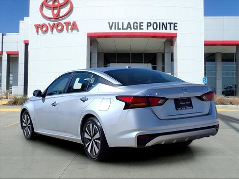 Used 2022 Nissan Altima 2.5 SV image 3