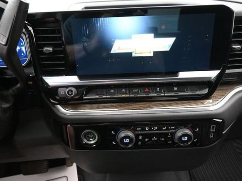Used 2023 Chevrolet Silverado 1500 LT AWD/4WD image 10