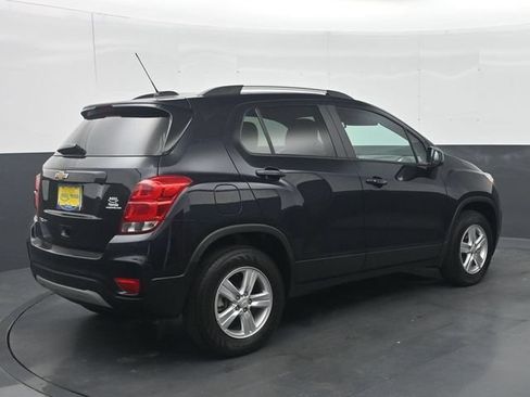 Used 2022 Chevrolet Trax LT w/ LT Convenience Package AWD/4WD image 7