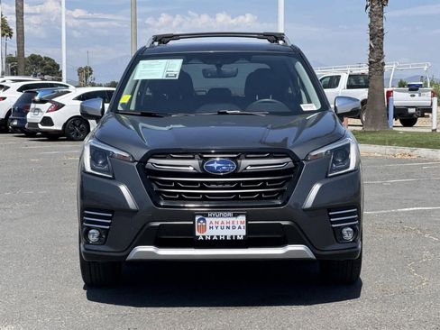 Used 2023 Subaru Forester Touring image 2