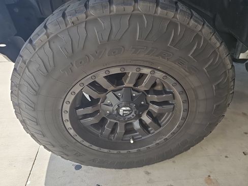 Used 2019 Jeep Wrangler Sport AWD/4WD image 3