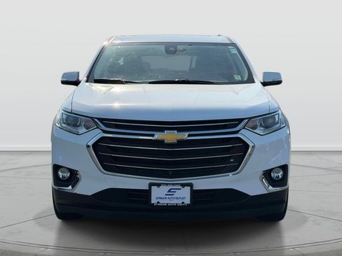 Used 2020 Chevrolet Traverse LT w/ LT Premium Package AWD/4WD image 2