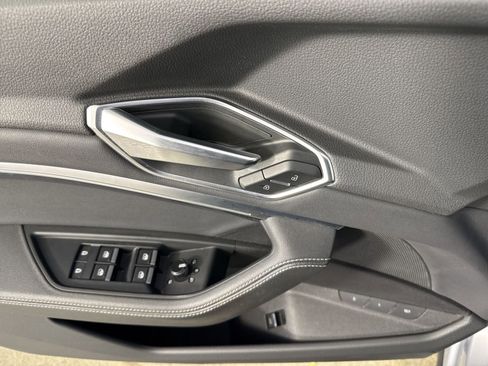 Used 2021 Audi e-tron Premium w/ Convenience Plus Package image 21