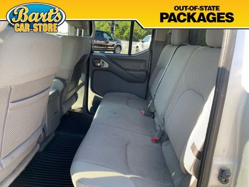 Used 2013 Nissan Frontier SV w/ SV Value Truck Pkg AWD/4WD image 17