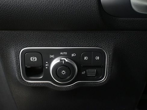 New 2026 Mercedes-Benz GLB 250 image 8