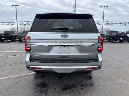 Used 2024 Ford Expedition Limited image 5