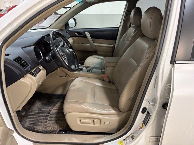 Used 2011 Toyota Highlander SE w/ Tow Pkg AWD/4WD image 6